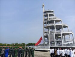 Forkopimda Langsa Kibarkan Bendera Merah Putih Raksasa dii Tower Hutan Mangrove Kuala Langsa