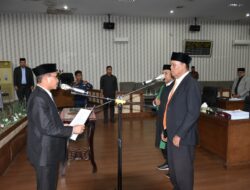 Pergantian Antar Waktu, Ketua DPRK Langsa Melantik Muzakir, SH Dari Partai Nangroe Aceh