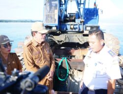 Bupati Nias Barat Pantau Progress Pembangunan Water Break Pelabuhan Sirombu