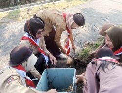 UPT SDN 04 Adakan Kegiatan Gerakan Jum’at Bersih Serentak, Nadiroh S.Pd : Dalam Rangka Bulan Bhakti Pramuka 2024