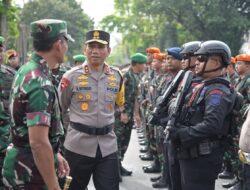 Kapolda Jabar Menghadiri Apel Gelar Pasukan Dalam Rangka Kunjungan Kerja Presiden RI di wilayah Kota Bandung